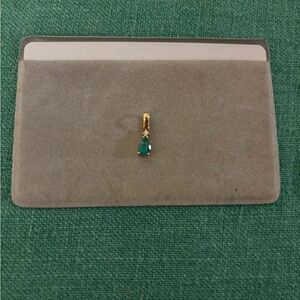 18K Gold and Natural Emerald Pendant from Aruba